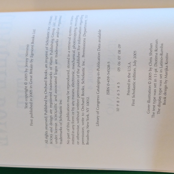 Charlie Bone & The Invisible Boy - Charlie Bone & The Castle Mirrors Books 3 & 4 - Picture 10 of 14